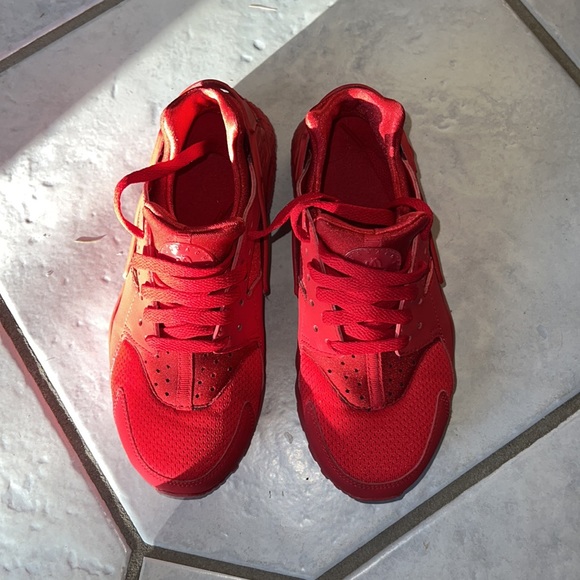 Nike ‘Huarache Run' Sneaker - Picture 8 of 16